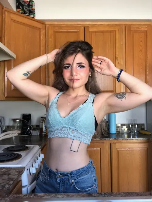 Thumbnail Armpit Display Delight - Lil-Athena's Favorite Top | Armpit Fetish