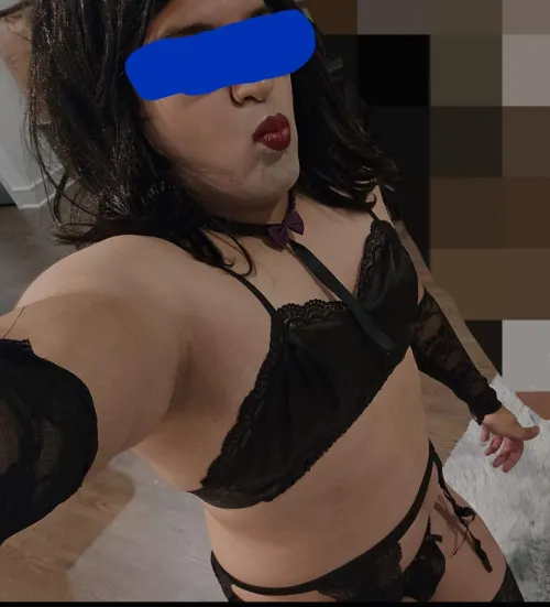 Thumbnail Fashion Choices: Black on a Pakistani Sissy - KolooLimpah