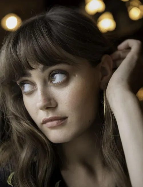 Thumbnail Ella Purnell: A Stunning Portrait by Ken789gh | PrettyGirls