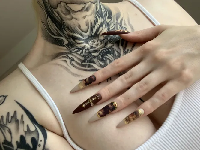 Thumbnail Vintage Allure: Nostalgic Nails Unveiled in NailFetish