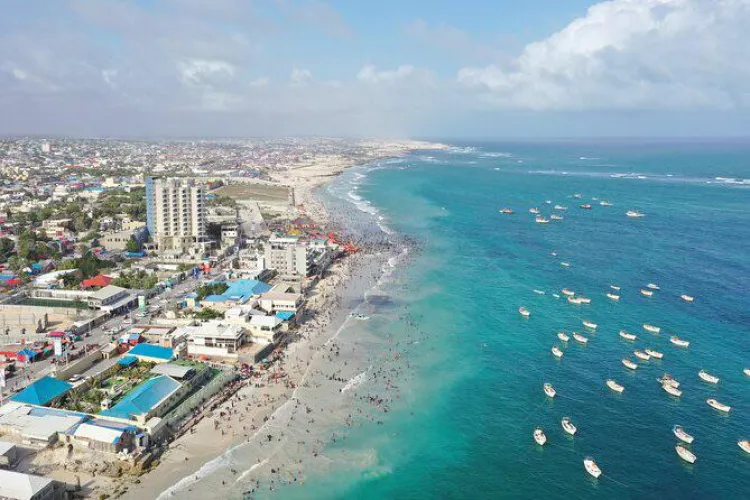 Thumbnail Journey to Mogadishu Somalia's Stunning Beach Views