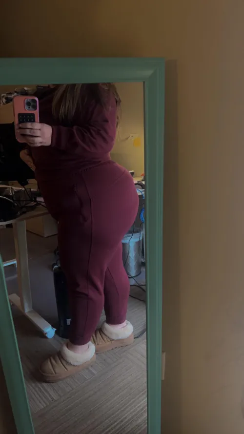 Thumbnail Body Even in a Track Suit: pUckbUnny00's Confession | BBW