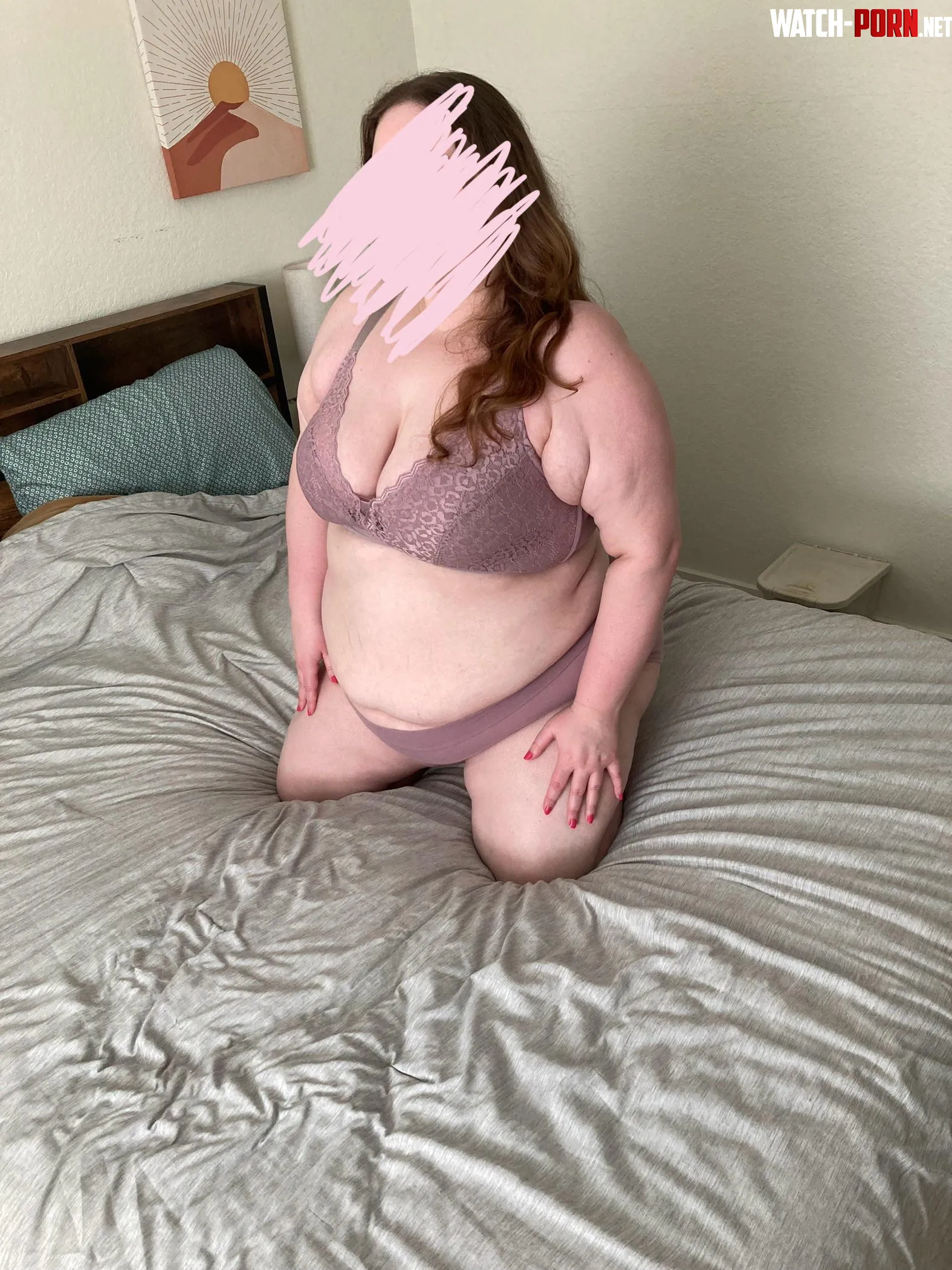 33 F Working on appreciating myself and all my rolls by Valplum