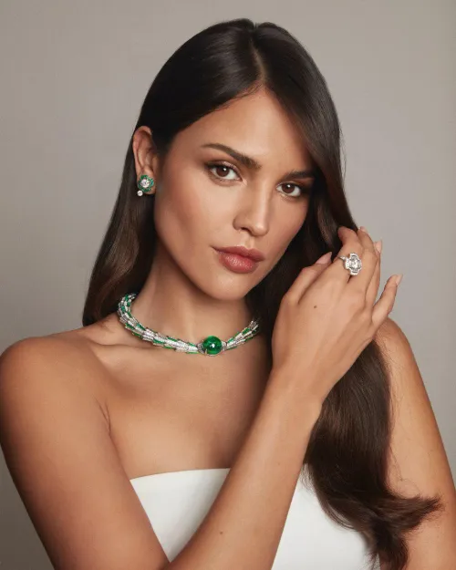 Thumbnail Environmental_Log418 Features Stunning Eiza Gonzalez in Eiza Gonzalez PrettyGirls Gallery