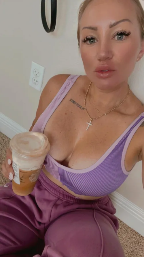 Thumbnail Wishing a Great Day to Babes | Author: Fitandfoodie | OnlyFans Sluts Lifestyle