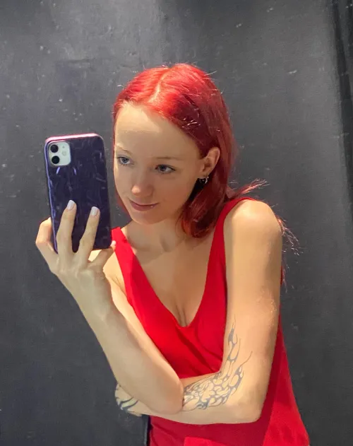 Thumbnail Porcelain_Fox Captures Cute Red-Haired Selfies - Mirror Magic