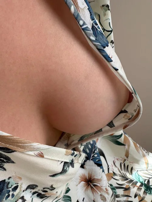 Thumbnail Distracting Desk View: Downblouse View | lightpinkie