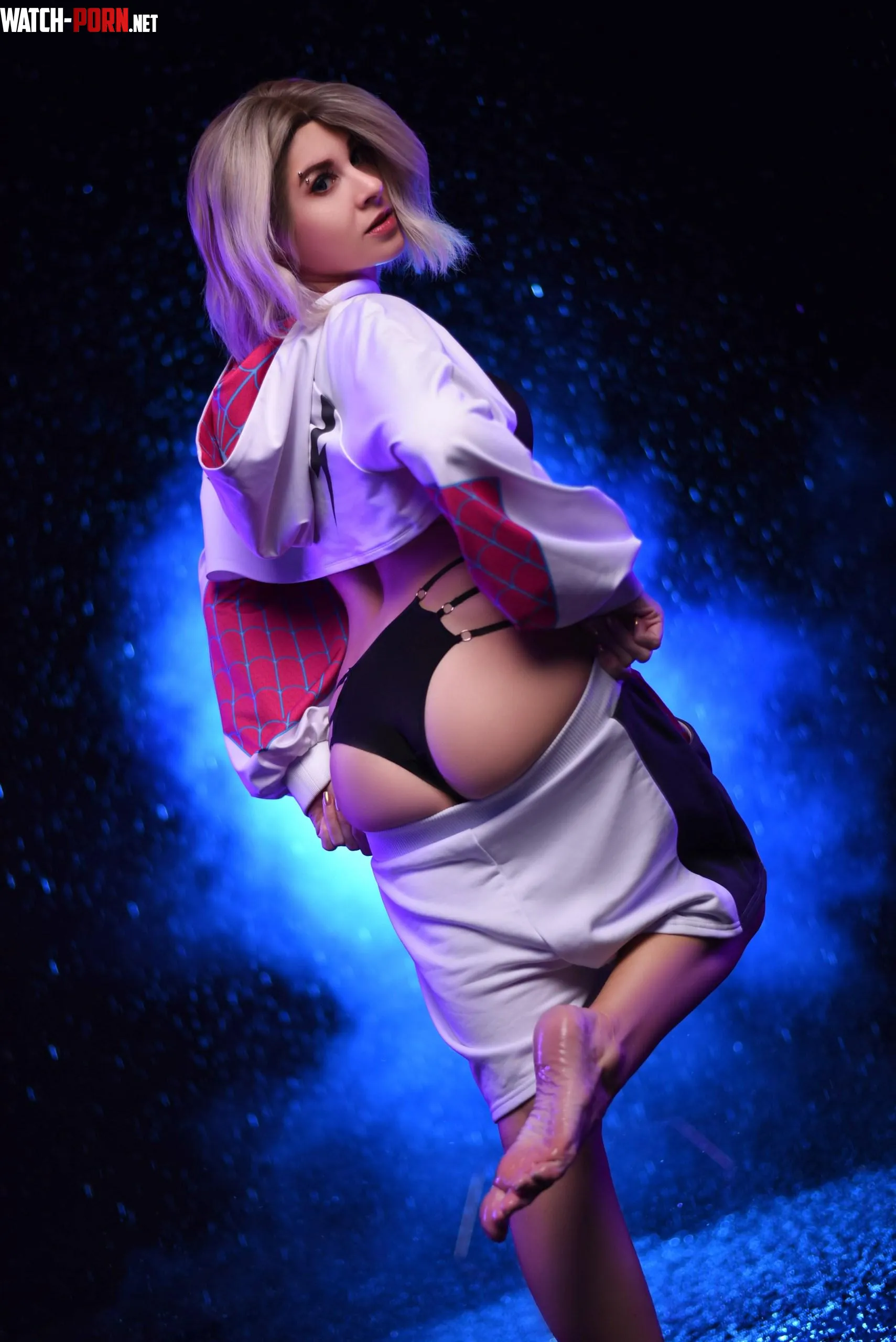 Gwen Stacy from Spiderverse by Yuna Kairi  by YunieSunshine