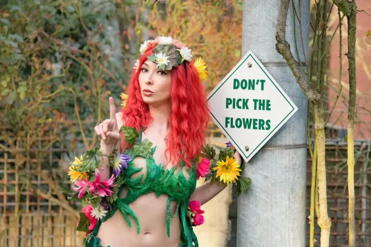 Thumbnail BangBangN3ko Poses as Poison Ivy: A Cosplay Adventure in cosplaygirls