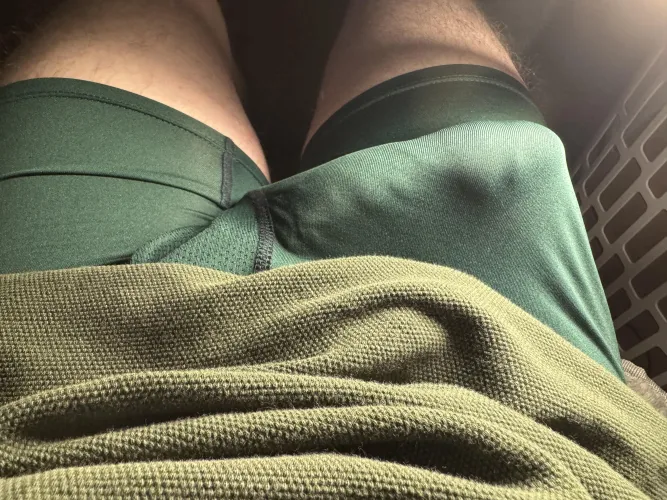 Thumbnail Exploring 18 Bi Green Bulges: A Guide by thicknheavy18