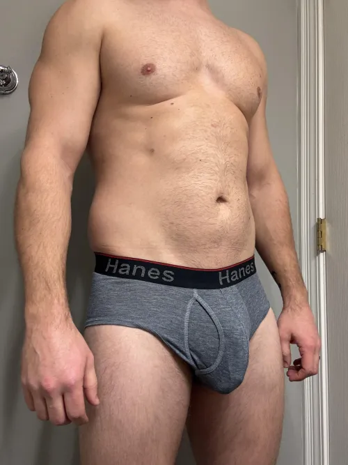 Thumbnail Bulges in the Spotlight: Otherwise_Bug8373 Shows off Big Straight Bulge