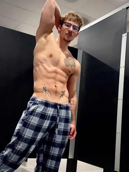 Thumbnail Wildness in Locker Rooms: Insights from NolanLifts1 in boysgonewild