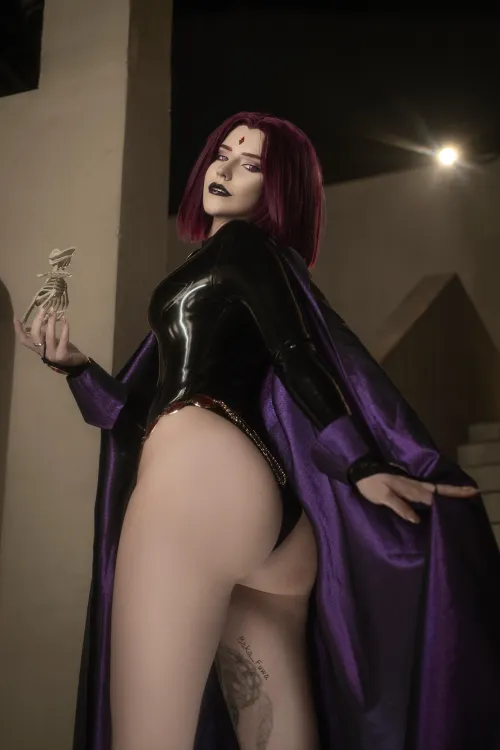 Thumbnail BakaFuwa's Teen Titans Cosplay: Raven's Style