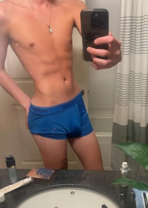 Thumbnail Hello Again: XxAlexAdams9 Shares Insights in twinks