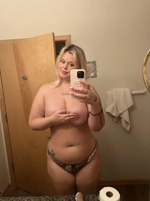 Thumbnail wispy_girlwa Seeks Chubby & Tall FWB in BBW_Chubby Explorations