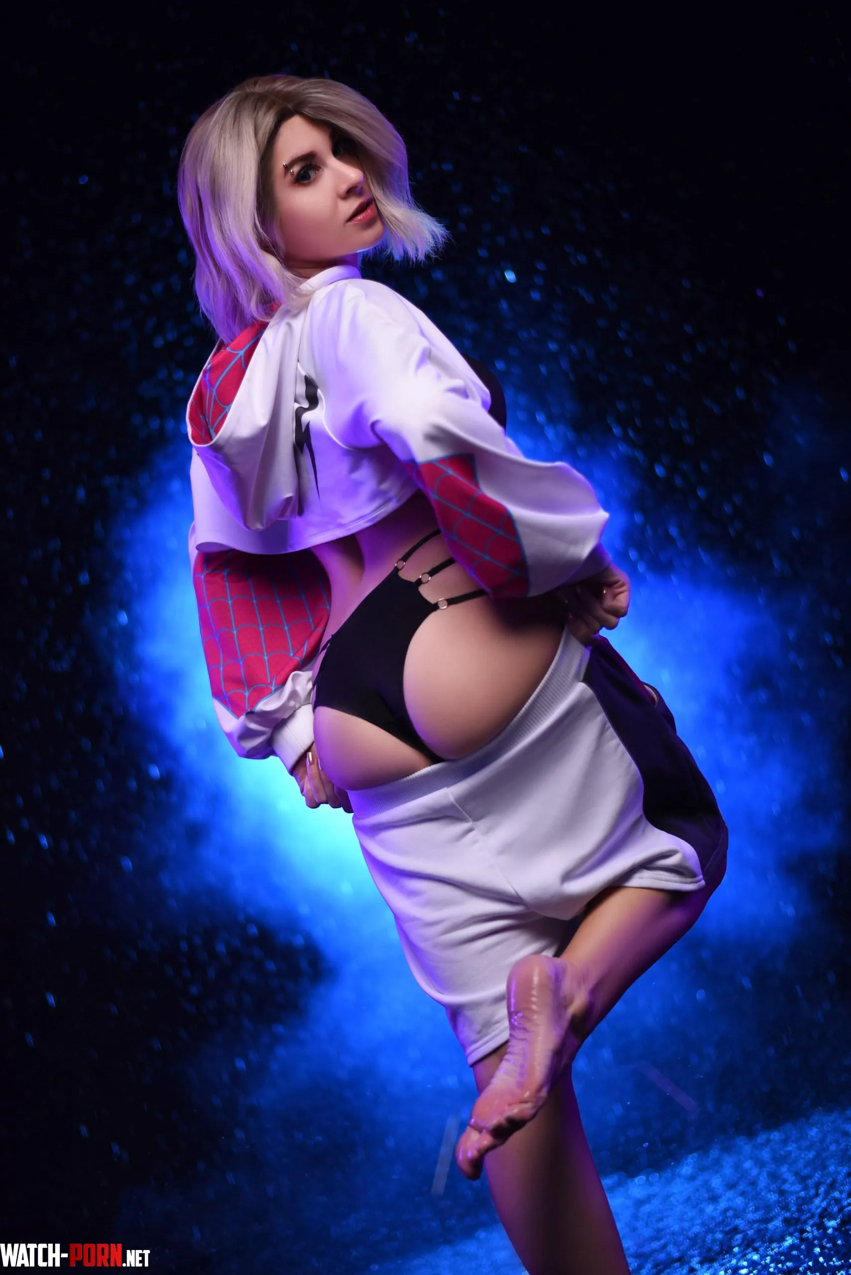 Gwen Stacy from Spiderverse by Yuna Kairi  by YunieSunshine