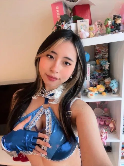 Thumbnail Kitana Cosplay Revelations: A Peek into Minzytea's Craft