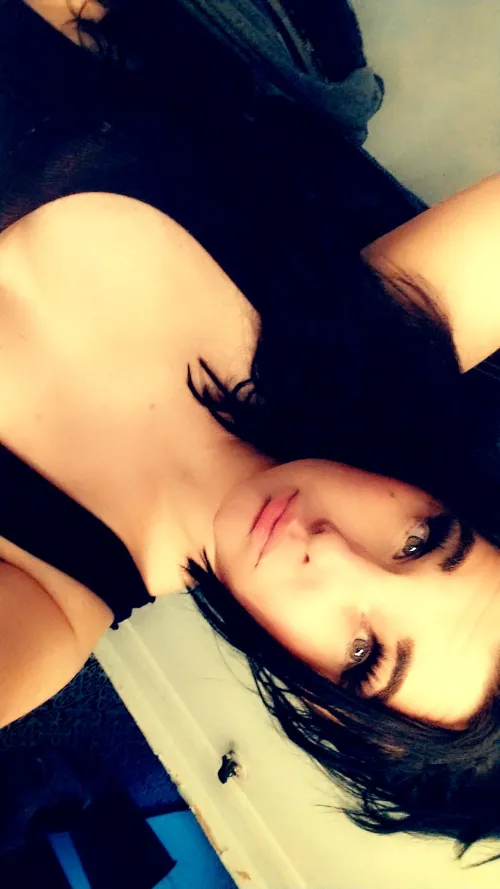 Thumbnail Offering Assistance with abbykinkxo on slutsofsnapchat