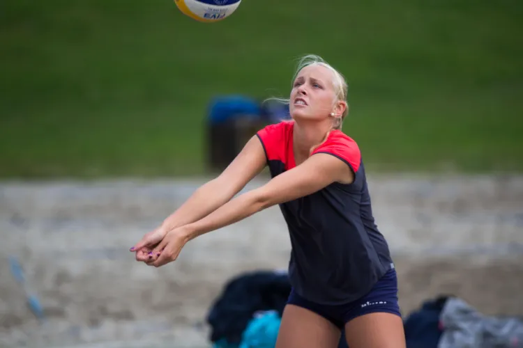 Thumbnail CandaceKnight12 Introduces Sunniva HellandHansen from VolleyballGirls