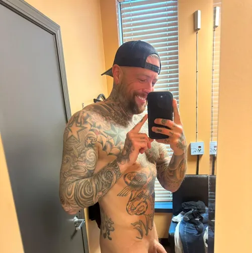 Thumbnail Monday Errands and Tanning Adventures for Hot Guys with Tattoos