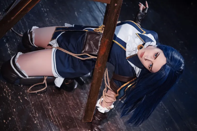 Thumbnail Miakanayuri's Captivating Interpretation of Caitlyn Arcane in Cosplay Scene