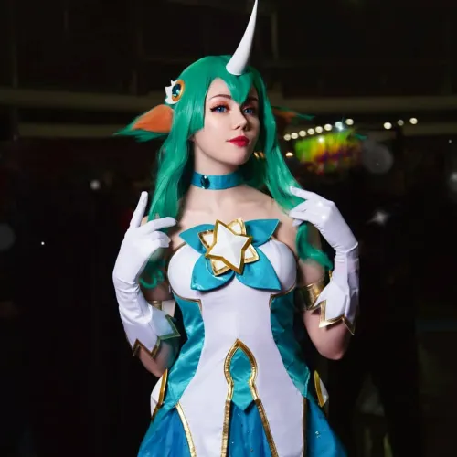 Thumbnail Anastasia Komori Channels Star Guardian Soraka in a Mesmerizing Cosplay