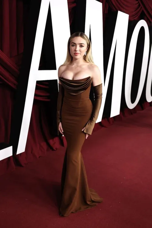 Thumbnail Admiring Peyton List's Elegance by Quionel | gentlemanboners