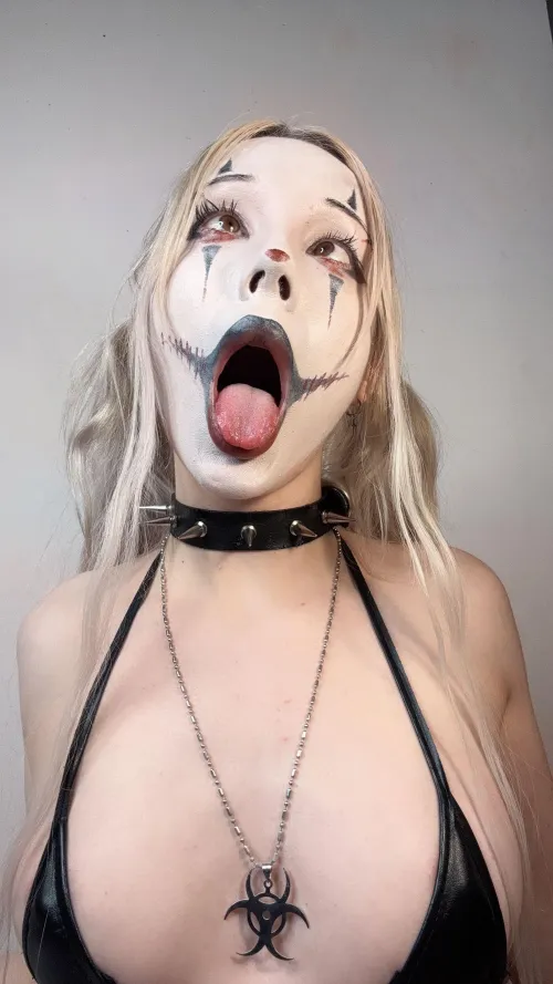 Thumbnail Dive into the World of RealAhegao at cumfetti station