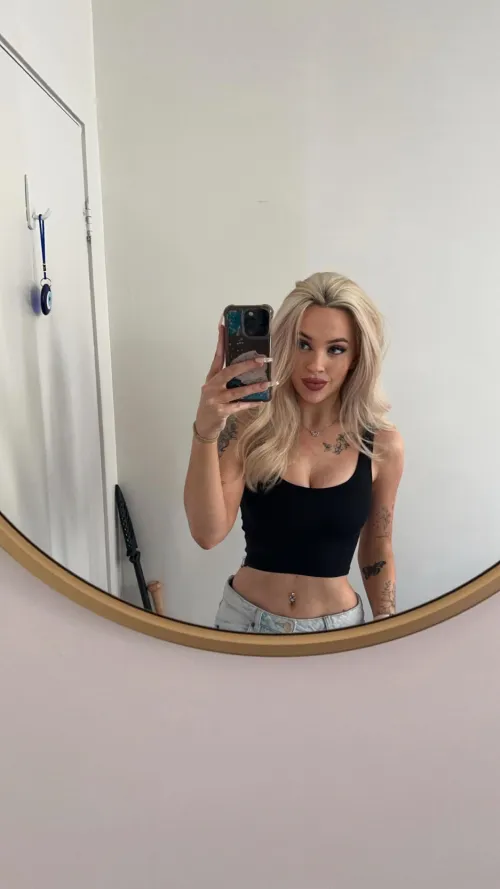 Thumbnail The College Blonde in CropTops: aem787's Fashion Chronicles