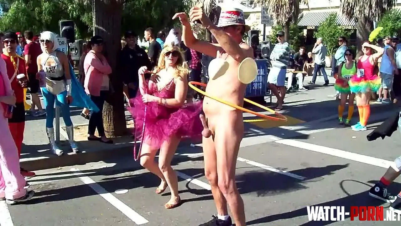 Bay to Breakers is a great place for CFNM  and tortillas by Phlegmaticon