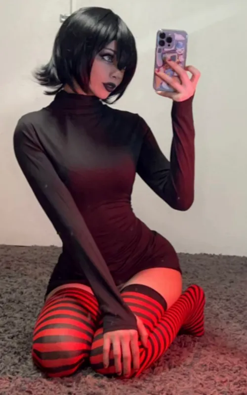 Thumbnail Enter the World of Cosplay: Mavis from Hotel Transylvania Unveiled