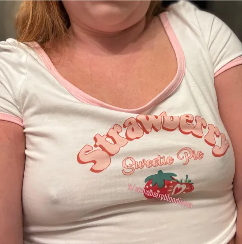 Thumbnail Delicious Pokie Strawberries - StrawberryBlondiexox Dazzles with Pokies