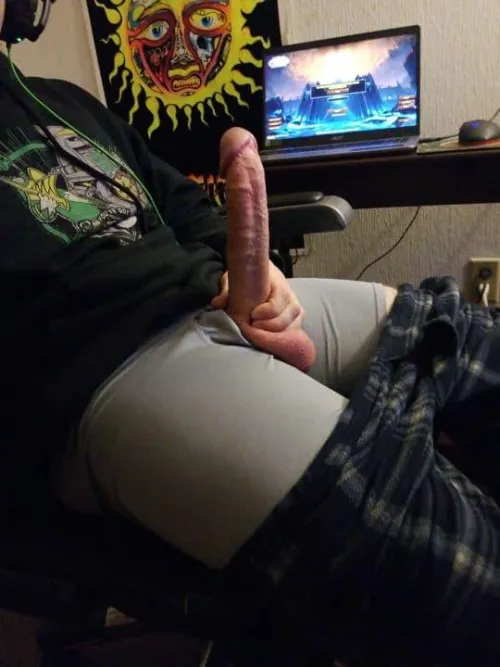 Thumbnail Just relaxing with my cock outPMs open by OwnParamedic12