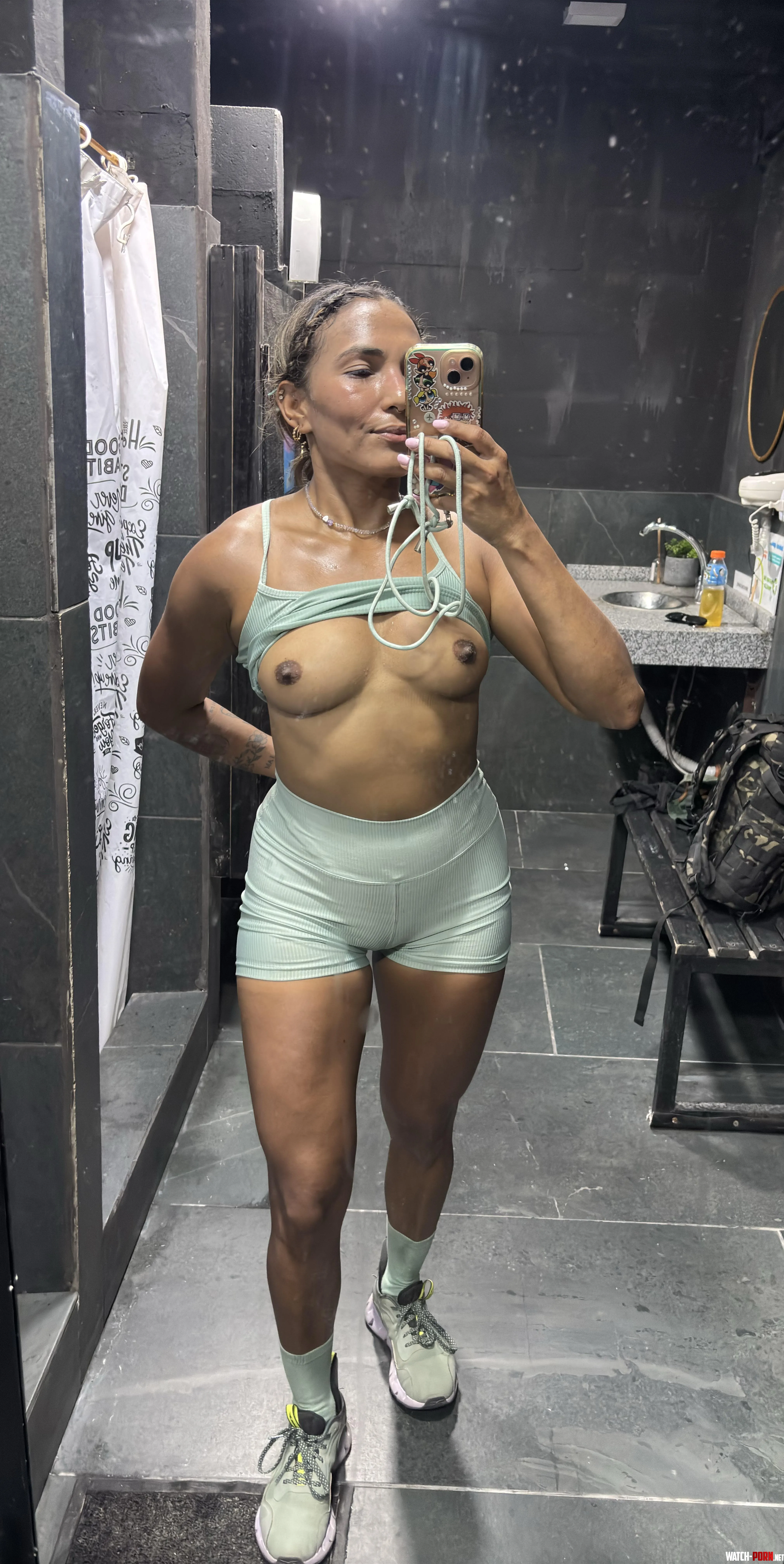 I would force you to dry the sweat from my tits by missbolivar