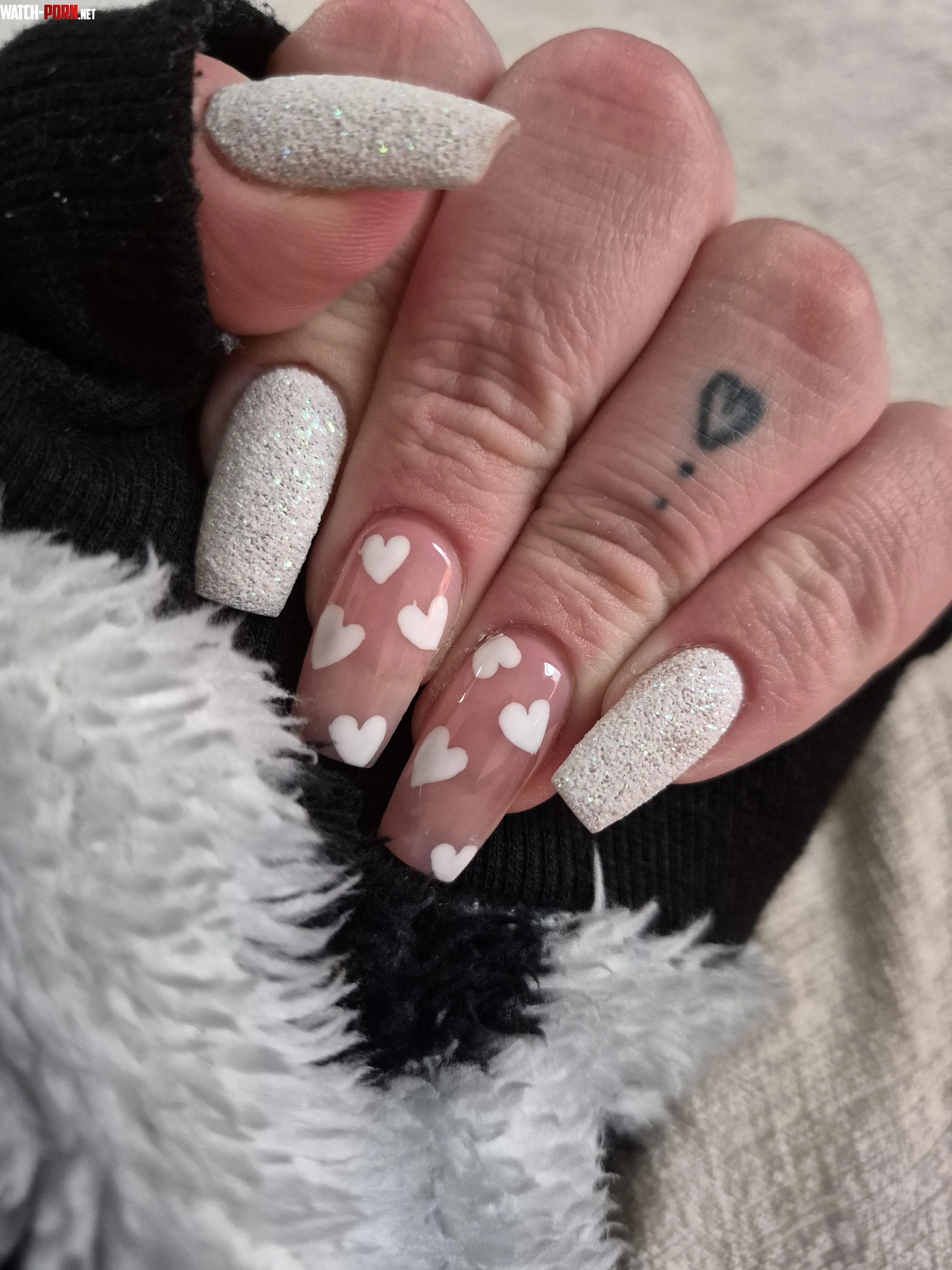 Nothing beats new nail day perfect for running down your back  by Arliifeet