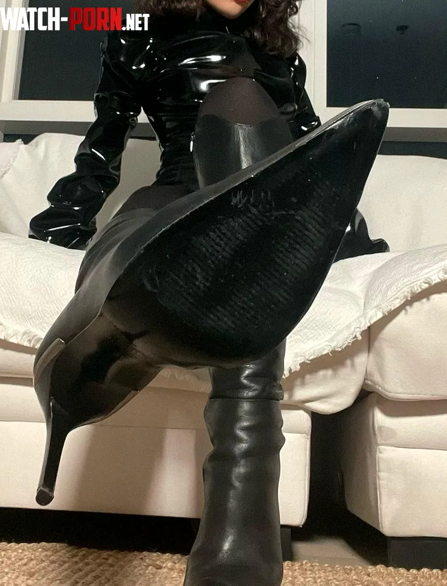 I am your queen and you must clean my leather boots by Sea_Rooster_3398