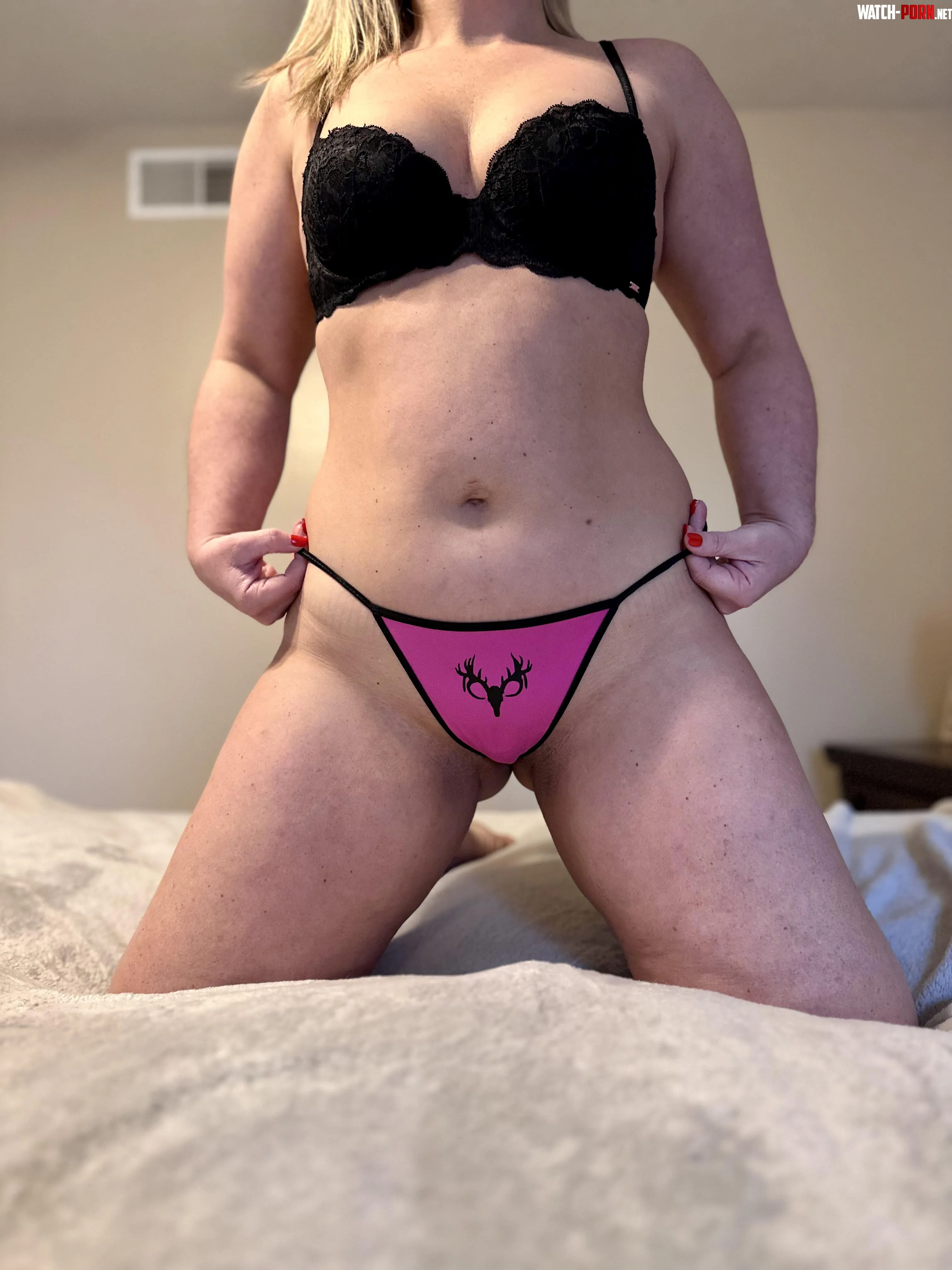 Verified MILF ready for the weekend by naughtywife_26