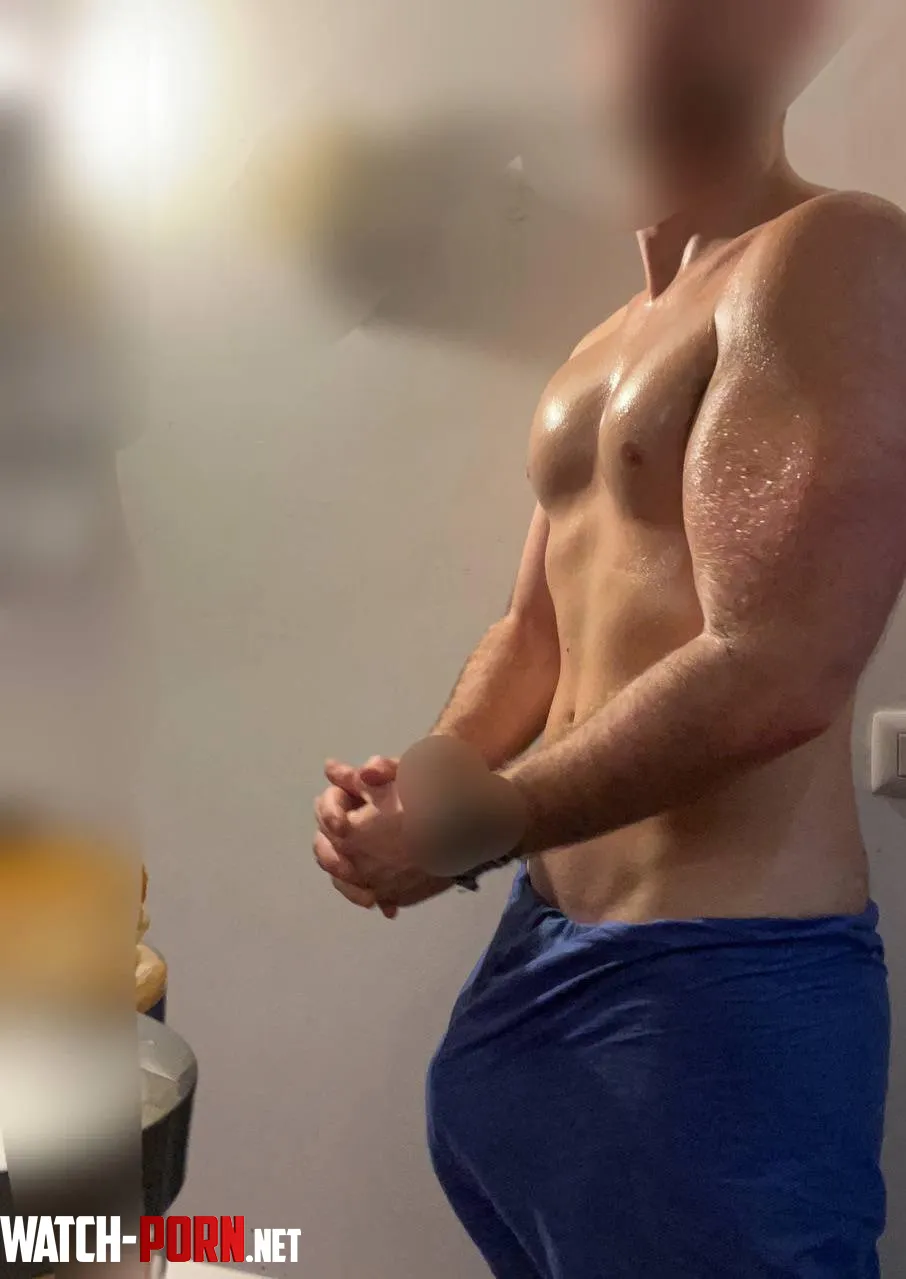 20 Bi huge bulge by No_Village_864