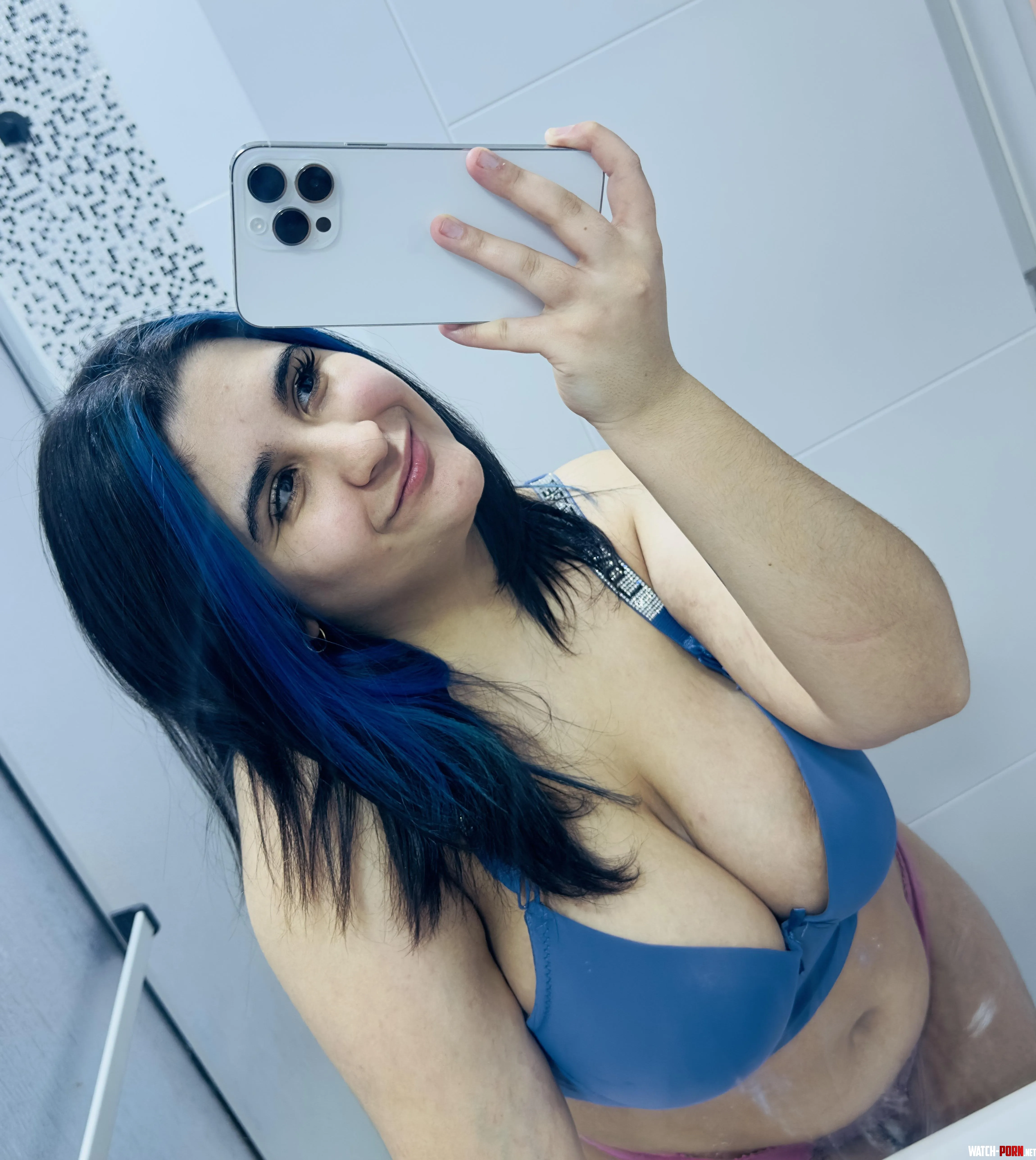 Would you fuck a chubby girl by Hibabyyyy