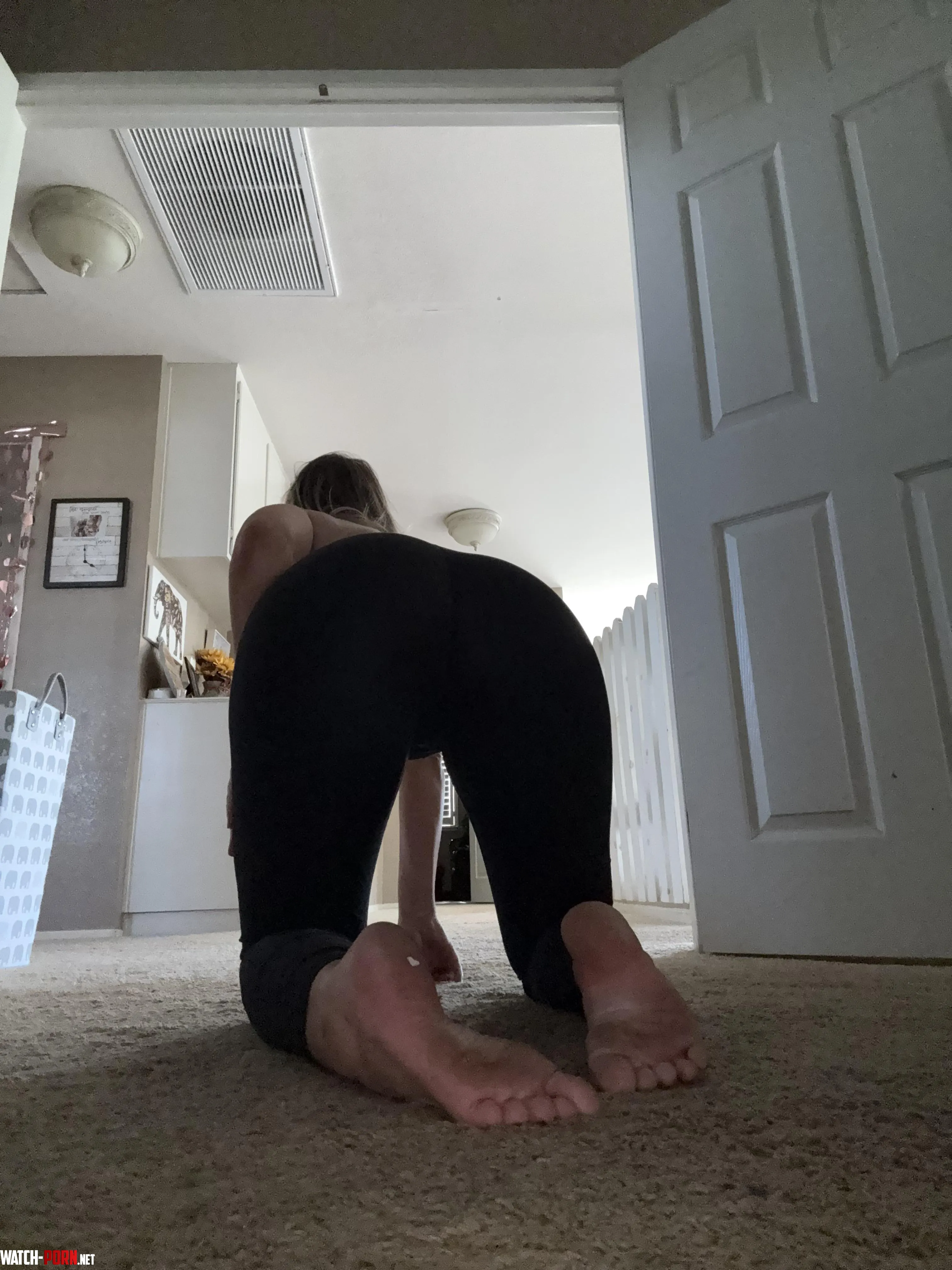 Want to see what booty is under the yoga pants by BriBrooksxxx