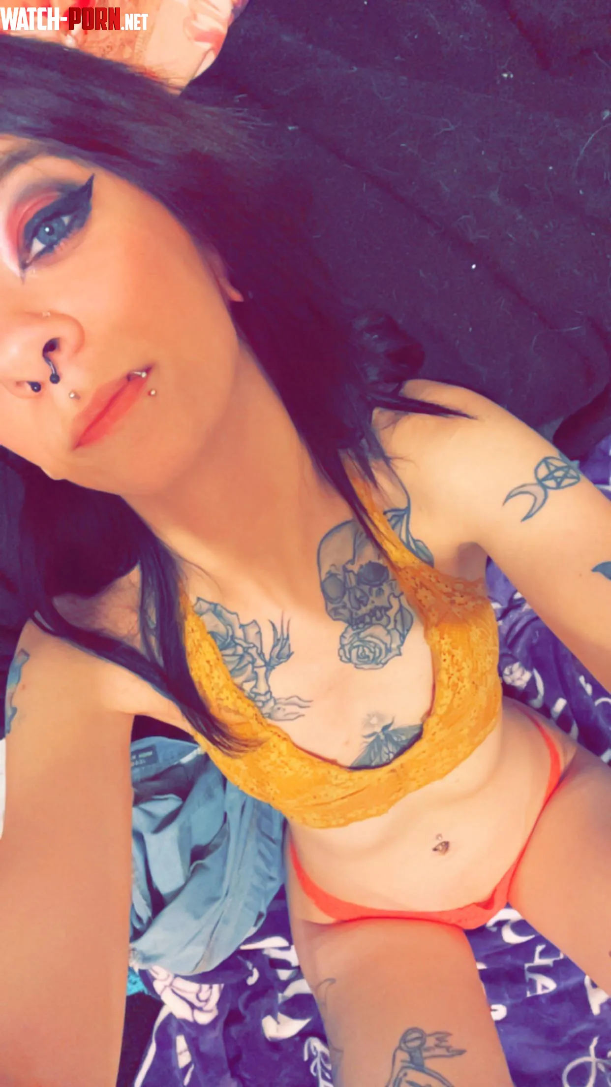 Do you want to chat Cum see me by sexy_emo_uwu