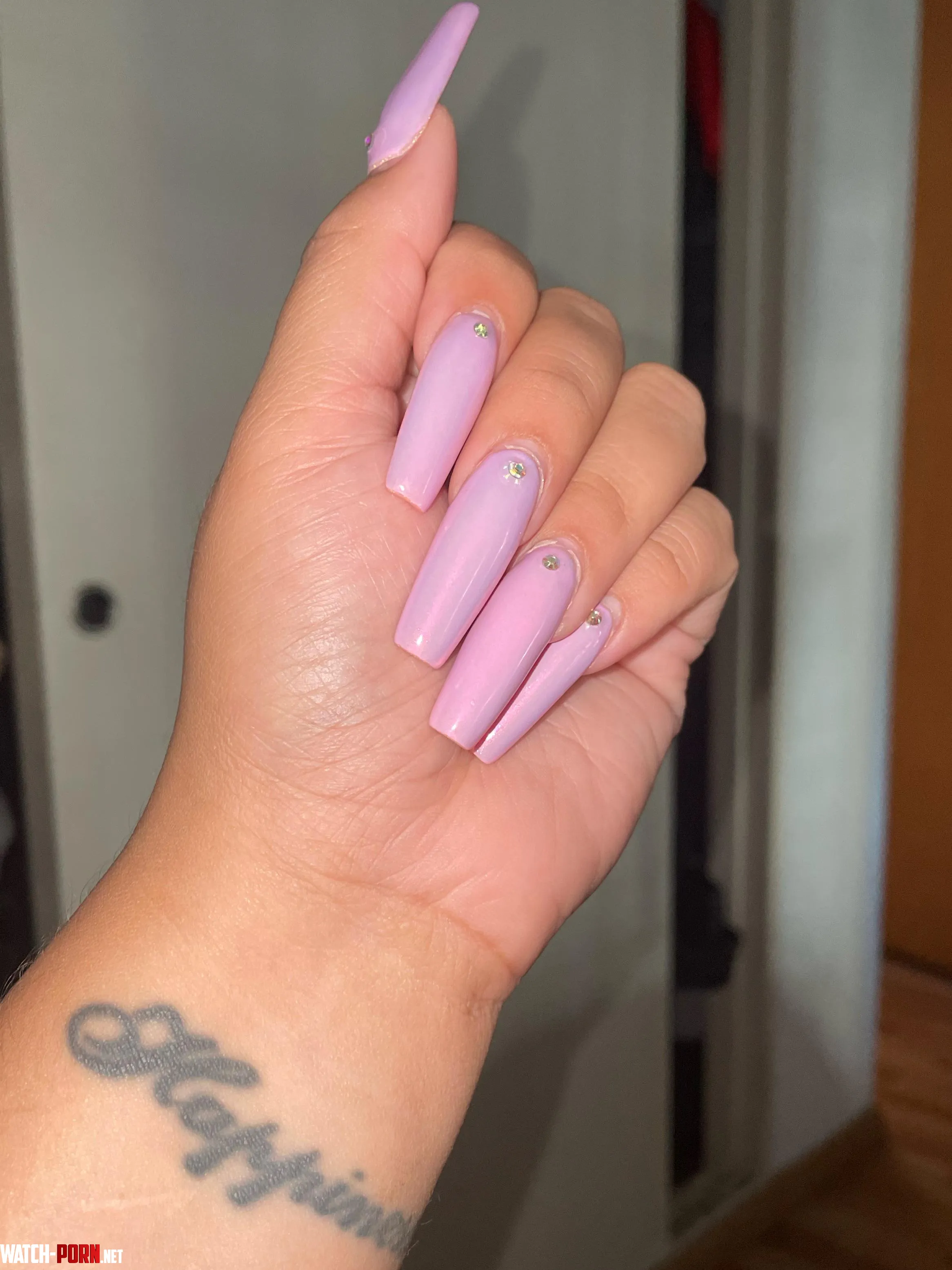 queen long nails by Melody-paradise