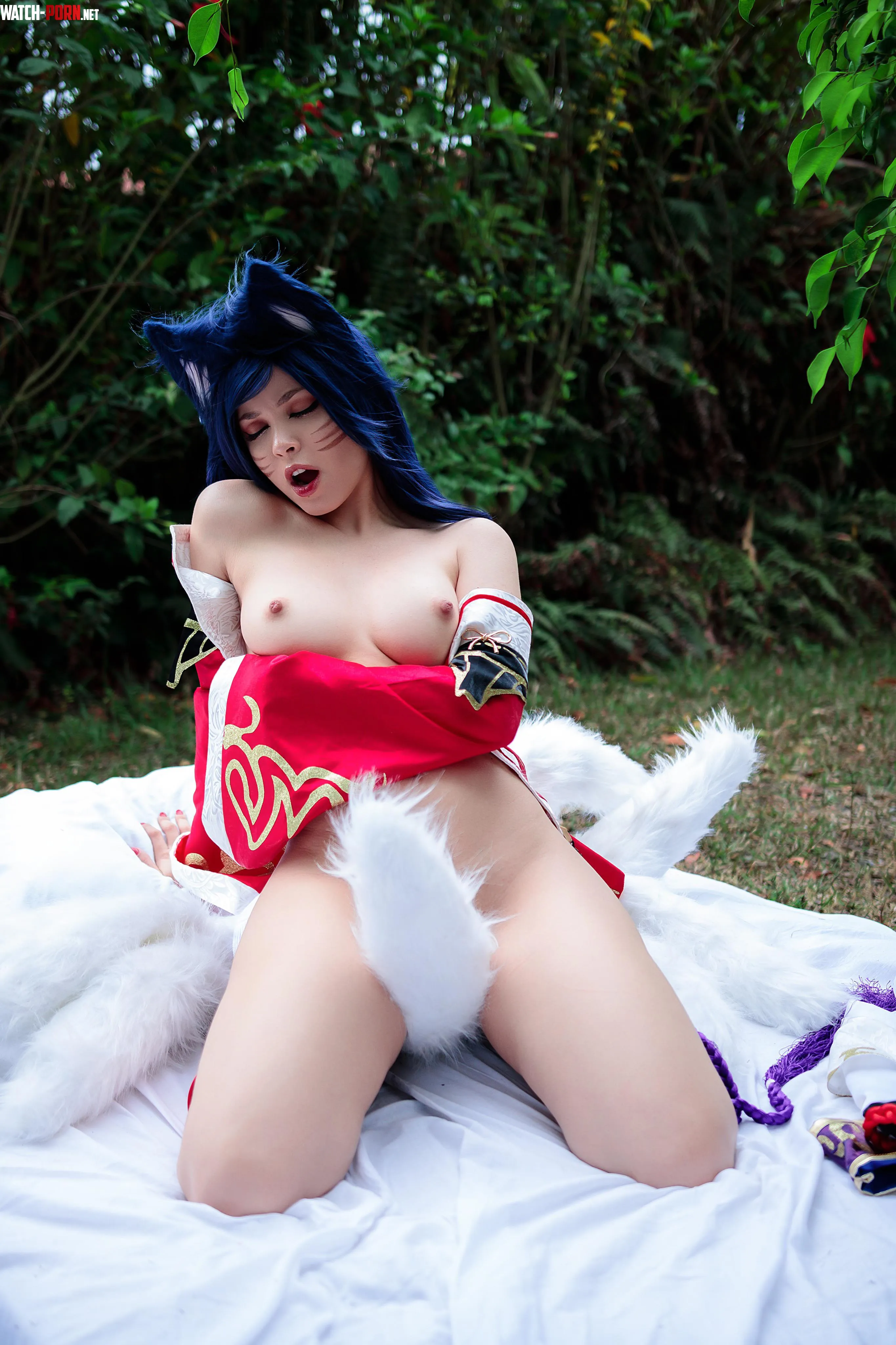 Ahri from league of legends by biancakariina by Biancakariina