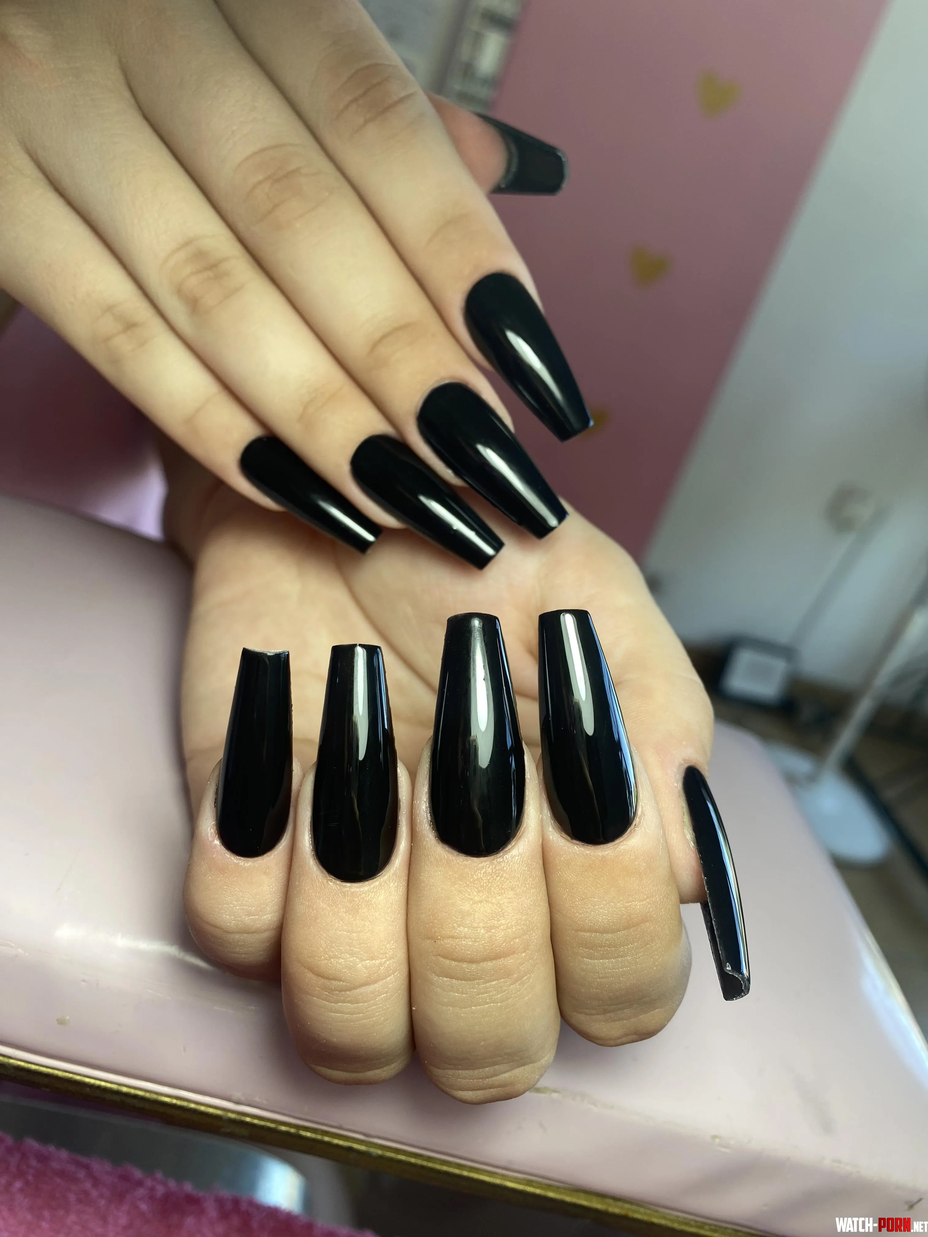 black nails as promised by fieryjuliet