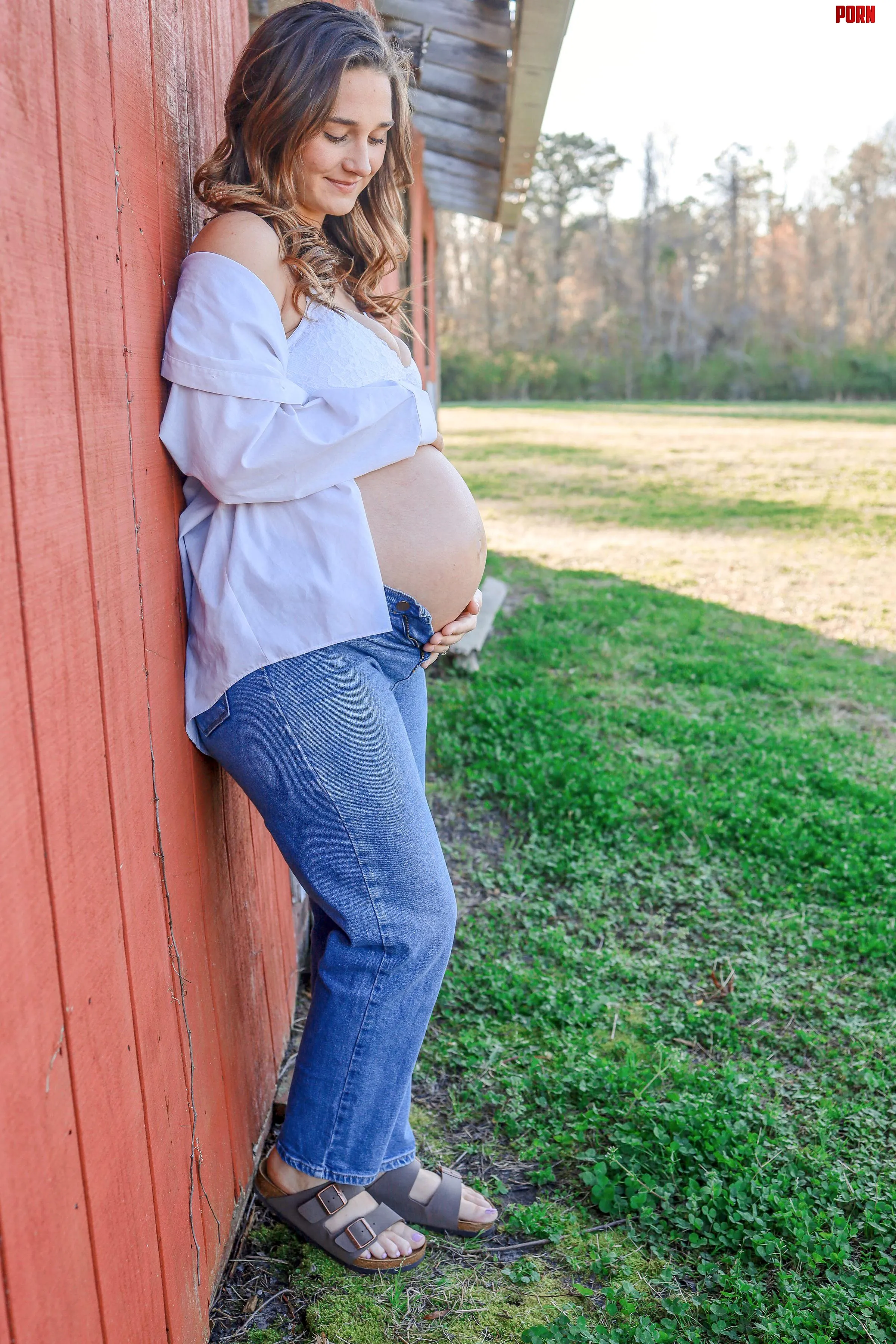 are pregnant pictures better from side or front  by lillyblakeee