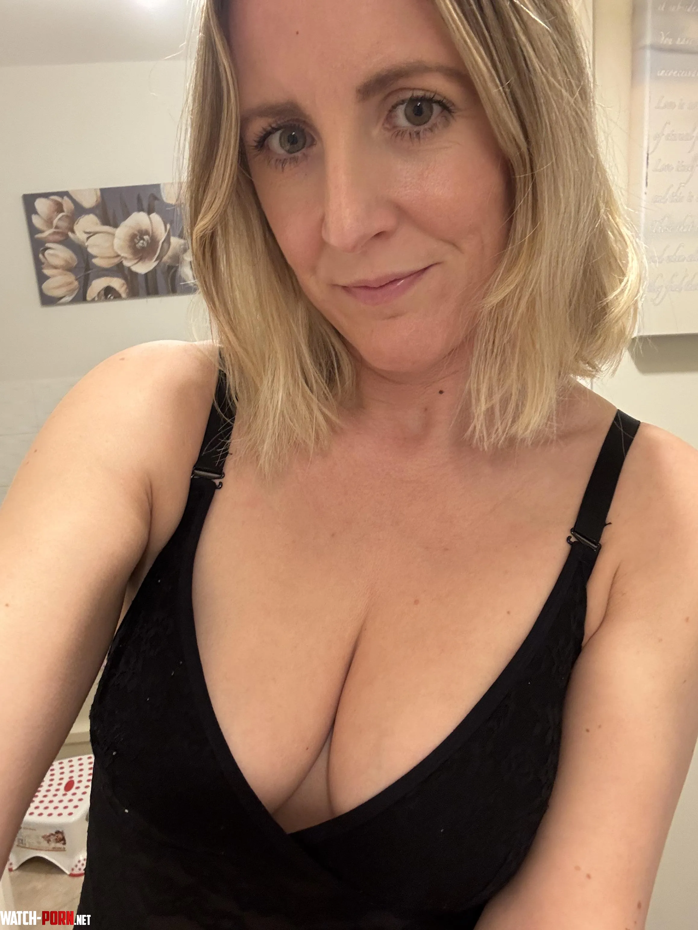 Date night cleavage by xkatyloux