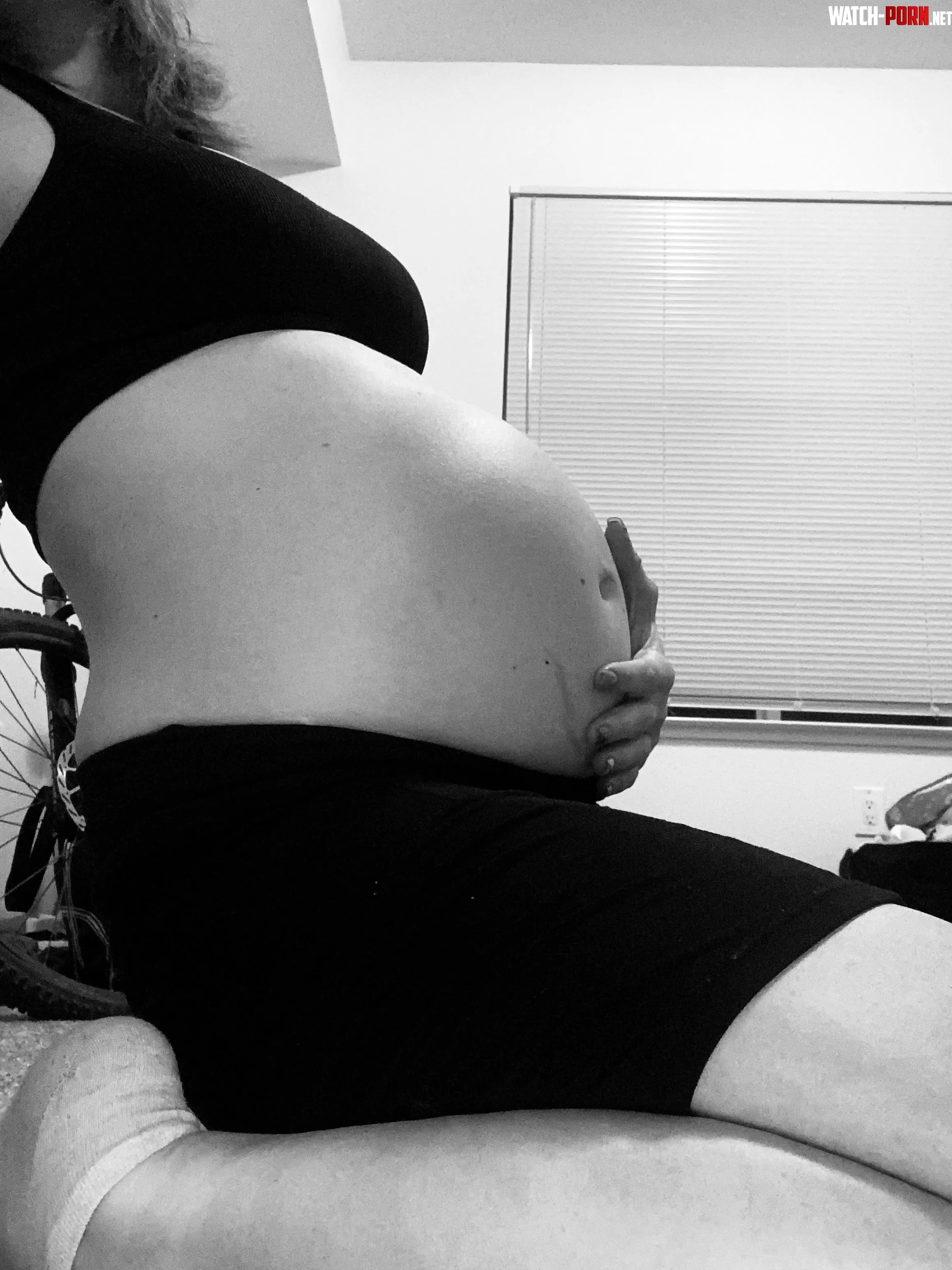 My belly has gotten to big at 23 weeks Somebody come rub it with oil and massage me Please The pregnancy has been so lovely and so tiring by Athletic_luv19