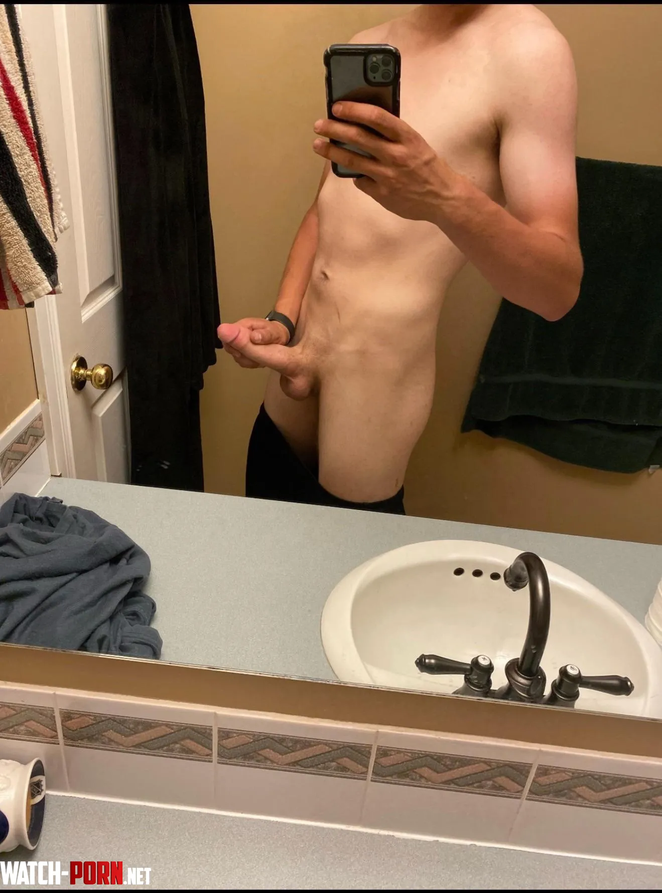 Who wants my teen dick by _eclipse_16