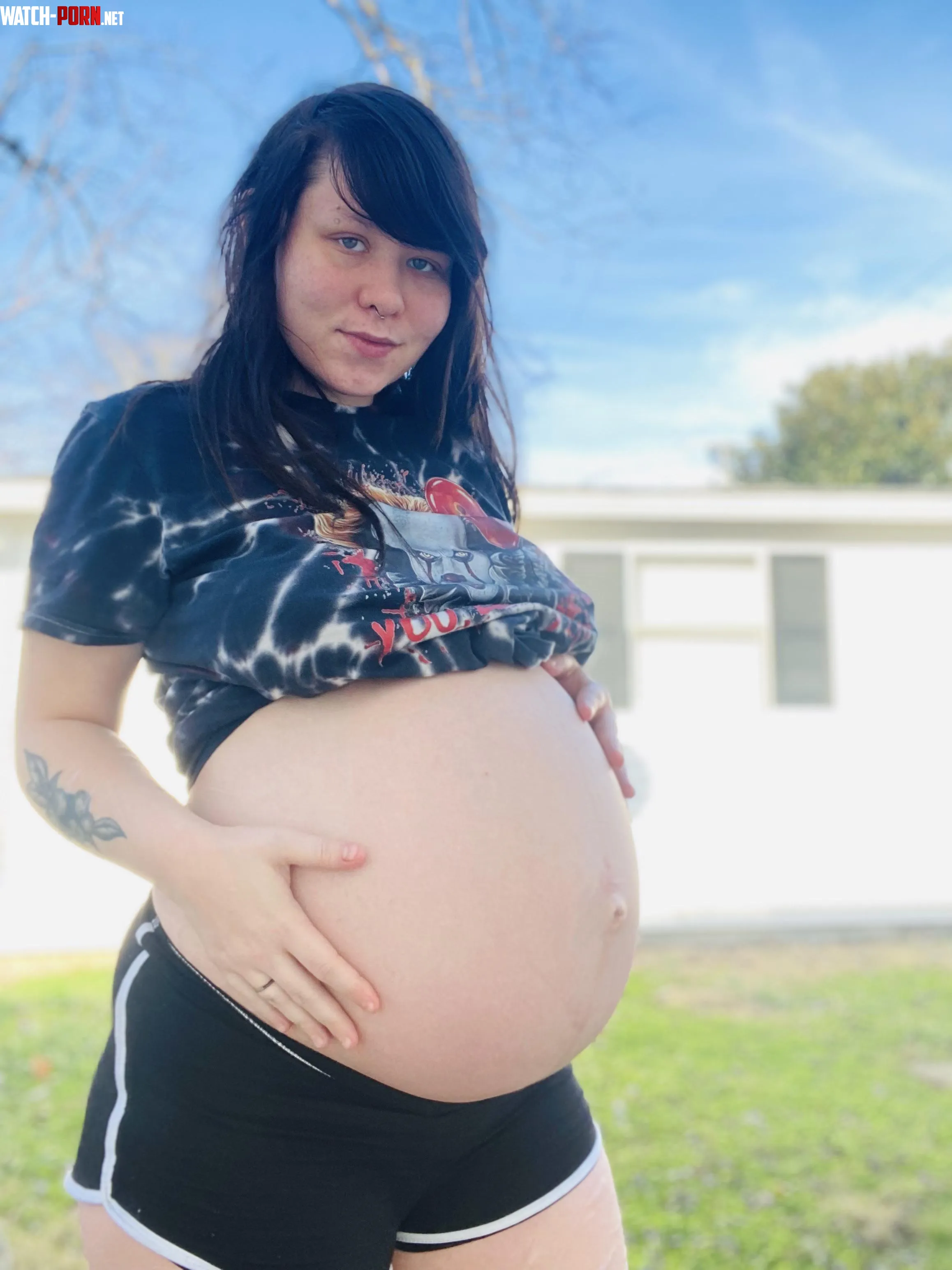 38 weeks and huge by Aliceinherw