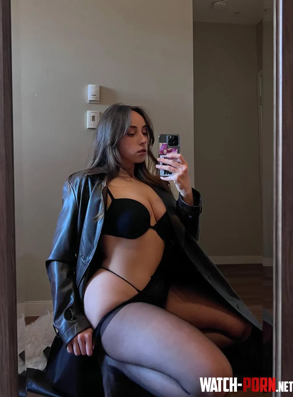 I feel so sexy in this pantyhose by Dark_Lust_Queen